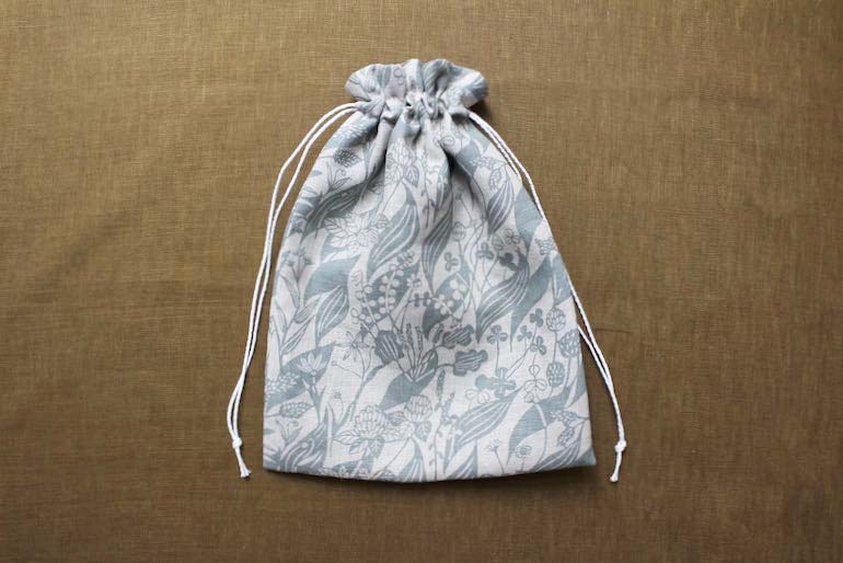 リネンプリントお隣草<br />巾着セットフラックスグリーン